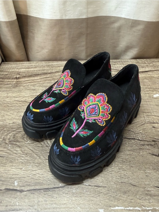 FARM Rio Shoes - FARM Rio Black Embroidered Flats size 6